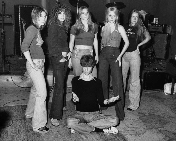 The runaways featuring joan jett and lita ford #4